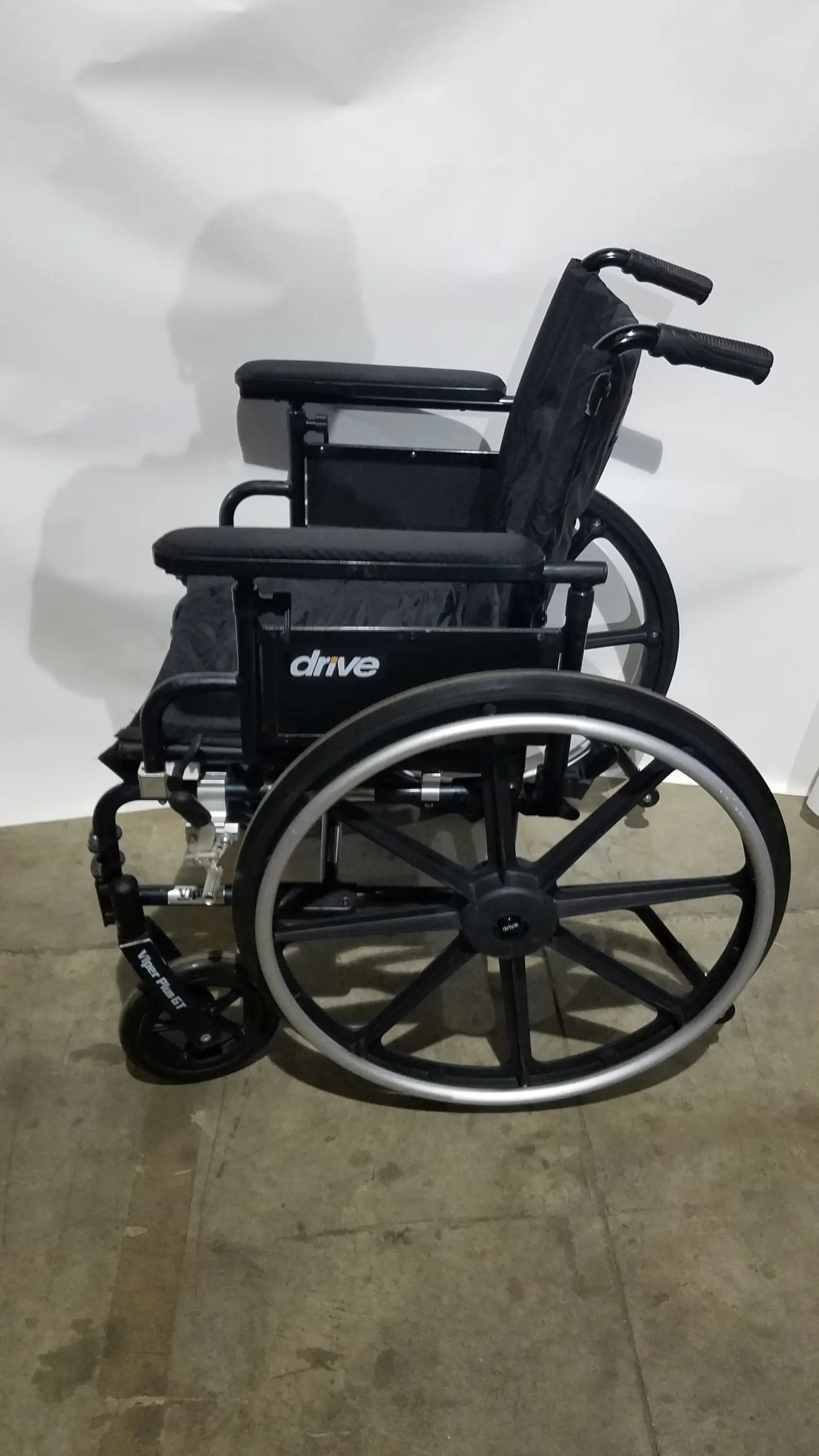 Reuse Medical Equipment Drive Medical Folding Manual Wheelchair - Black Comfort Seat Wheelchairs, second-hand product photo 9