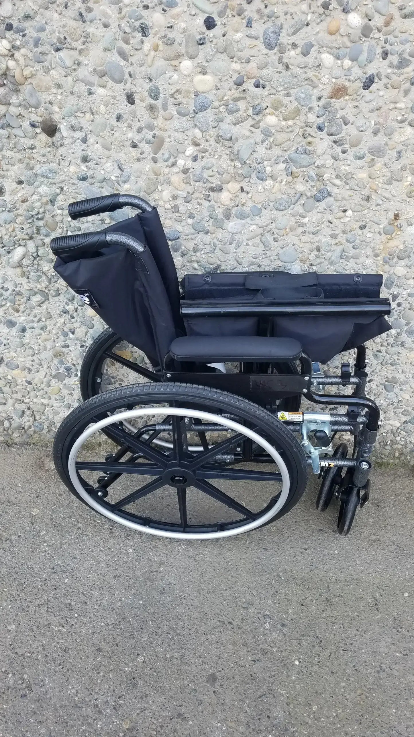 Reuse Medical Equipment Drive Medical M3 Folding Manual Wheelchair Wheelchairs, second-hand product photo 3