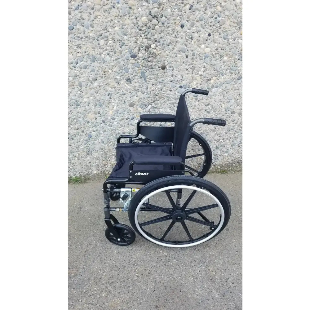 Reuse Medical Equipment Drive Medical M3 Folding Manual Wheelchair Wheelchairs, second-hand product photo 4