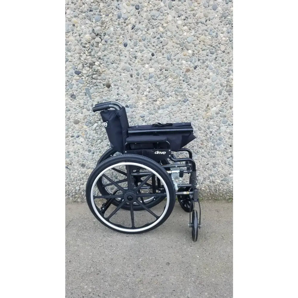 Reuse Medical Equipment Drive Medical M3 Folding Manual Wheelchair Wheelchairs, second-hand product photo 1
