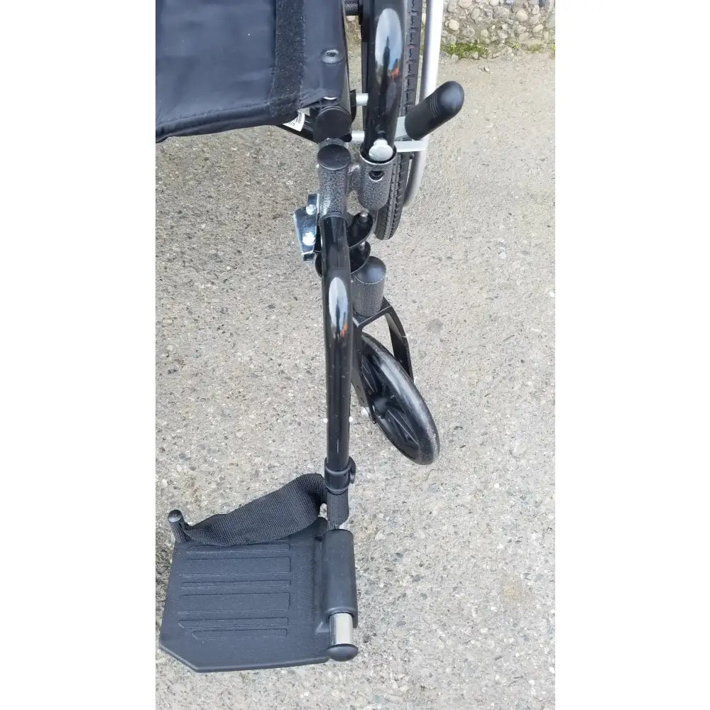 Reuse Medical Equipment Drive Medical M3 Sport Foldable Wheelchair – Manual, Lightweight Design Wheelchairs, second-hand product photo 6