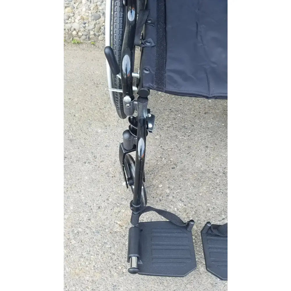 Reuse Medical Equipment Drive Medical M3 Sport Foldable Wheelchair – Manual, Lightweight Design Wheelchairs, second-hand product photo 5