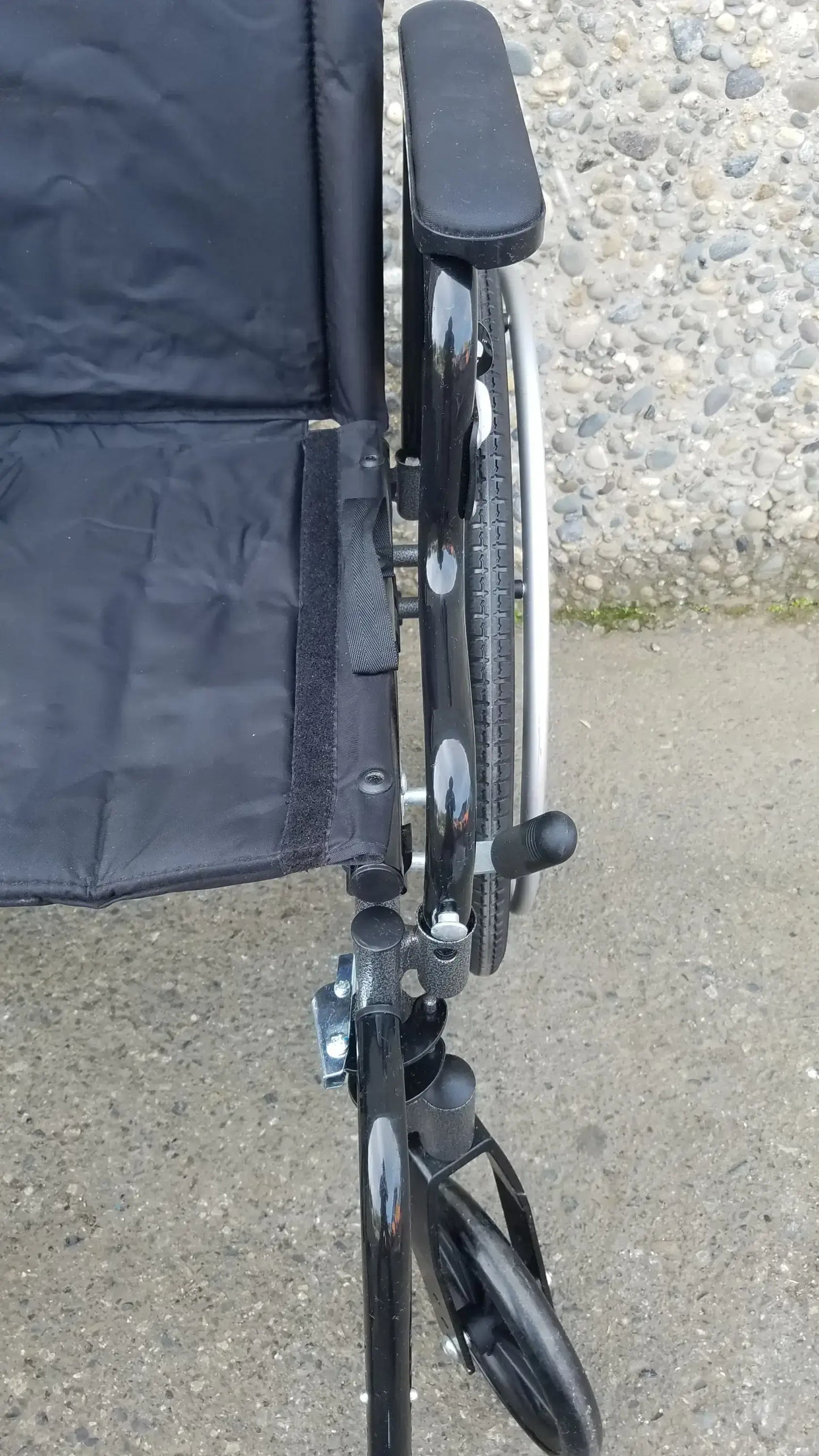 Reuse Medical Equipment Drive Medical M3 Sport Foldable Wheelchair – Manual, Lightweight Design Wheelchairs, second-hand product photo 7