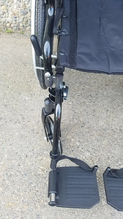 Reuse Medical Equipment Drive Medical M3 Sport Foldable Wheelchair – Manual, Lightweight Design Wheelchairs, second-hand product photo 5
