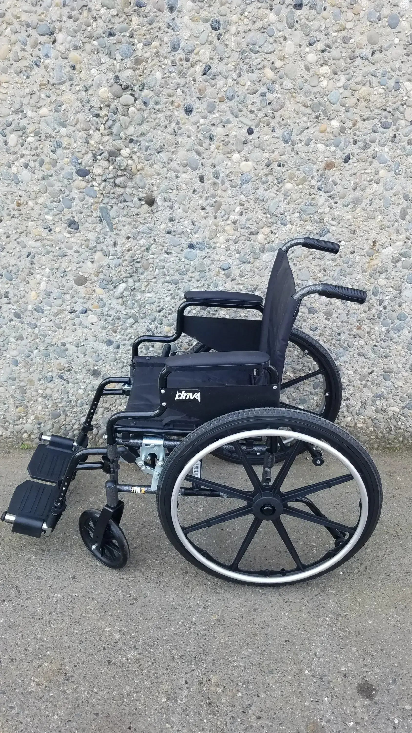 Reuse Medical Equipment Drive Medical M3 Sport Foldable Wheelchair – Manual, Lightweight Design Wheelchairs, second-hand product photo 9