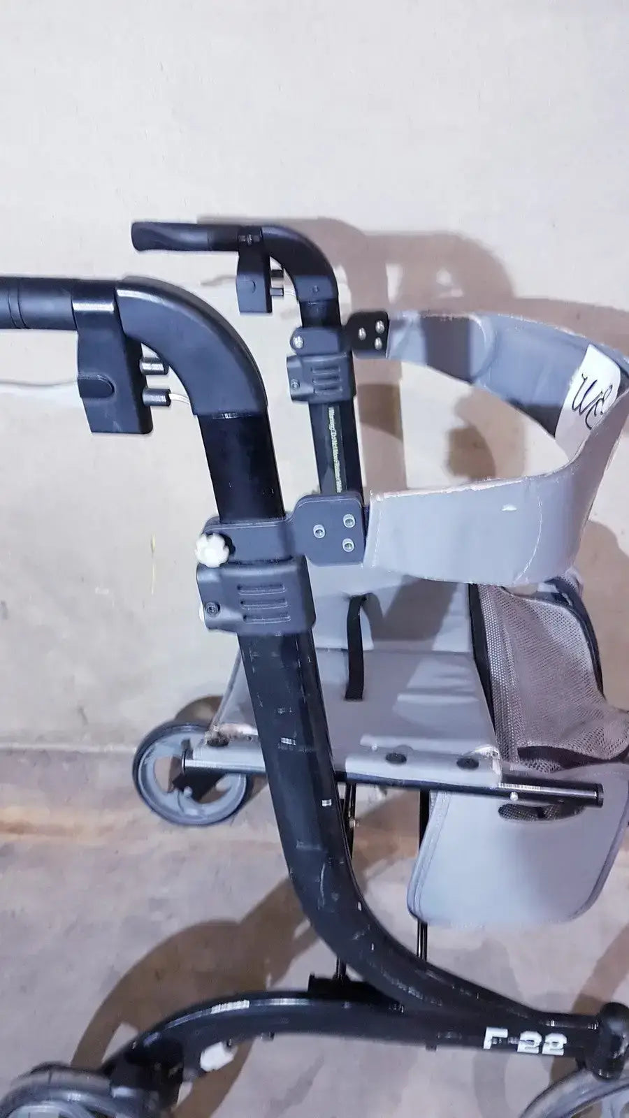 Drive Medical Nitro Aluminum Rollator Walker 10" Casters, Black & White Rollator Walker, second-hand product photo 8