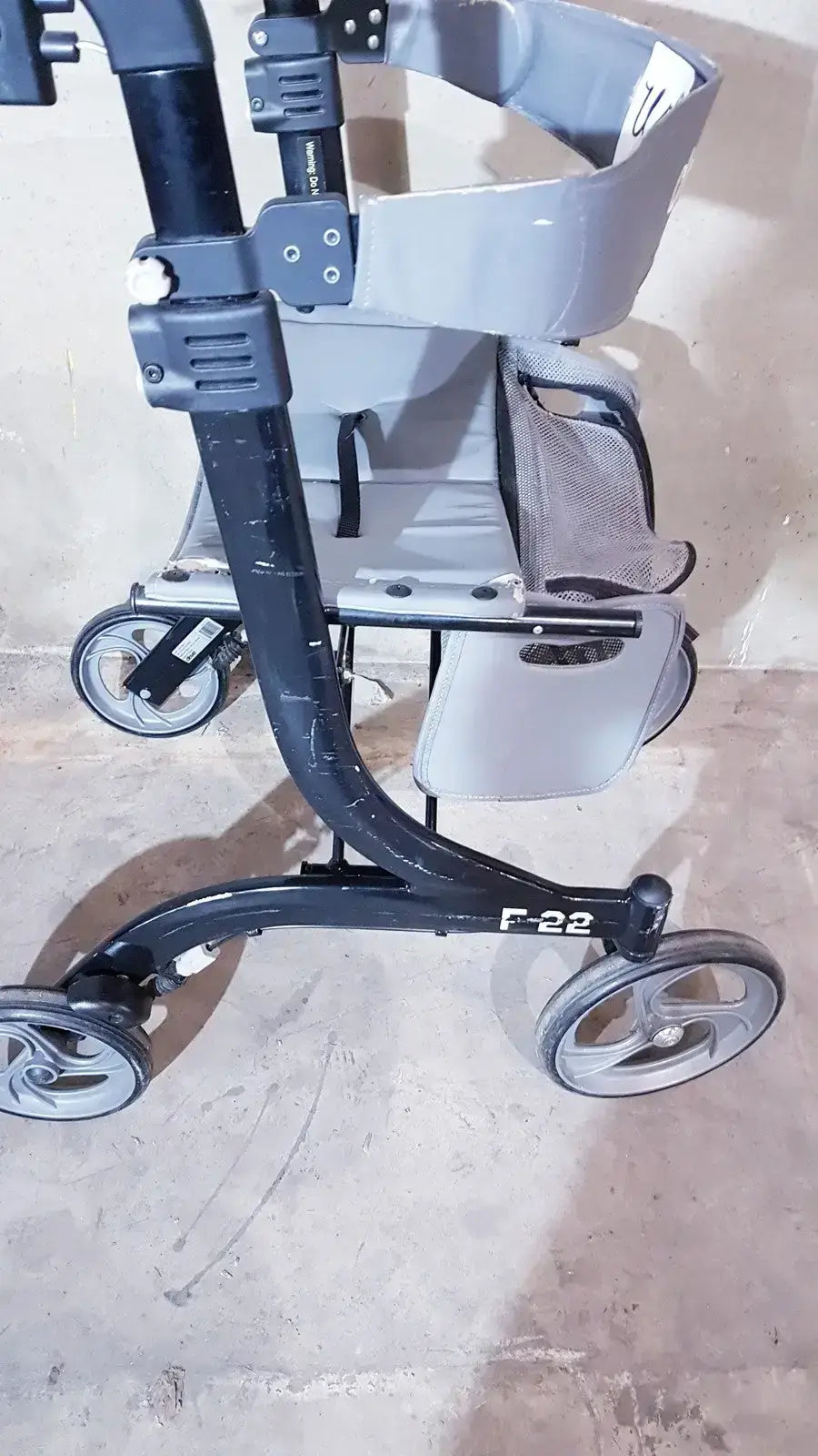 Drive Medical Nitro Aluminum Rollator Walker 10" Casters, Black & White Rollator Walker, second-hand product photo 7