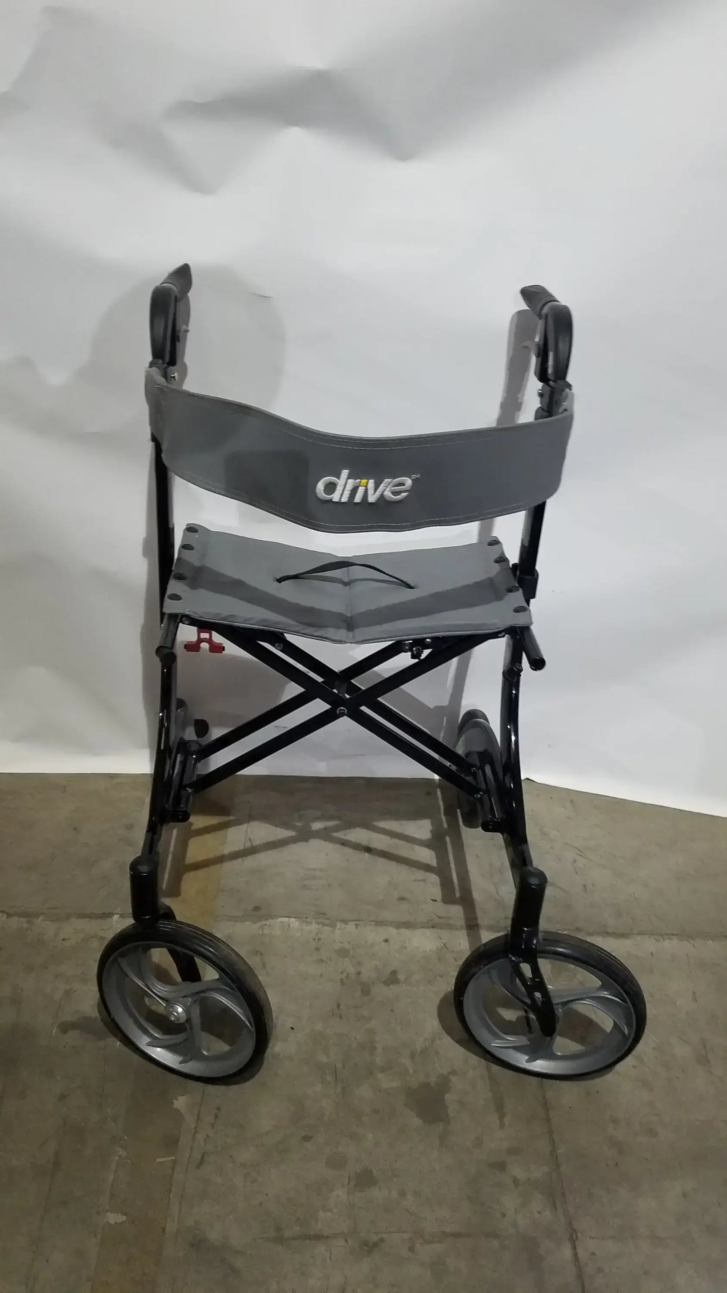 Reuse Medical Equipment Drive Medical Nitro Euro Rollator Tall Folding Walker 10266BK-T GRAY Adult Seat Walkers, second-hand product photo 4