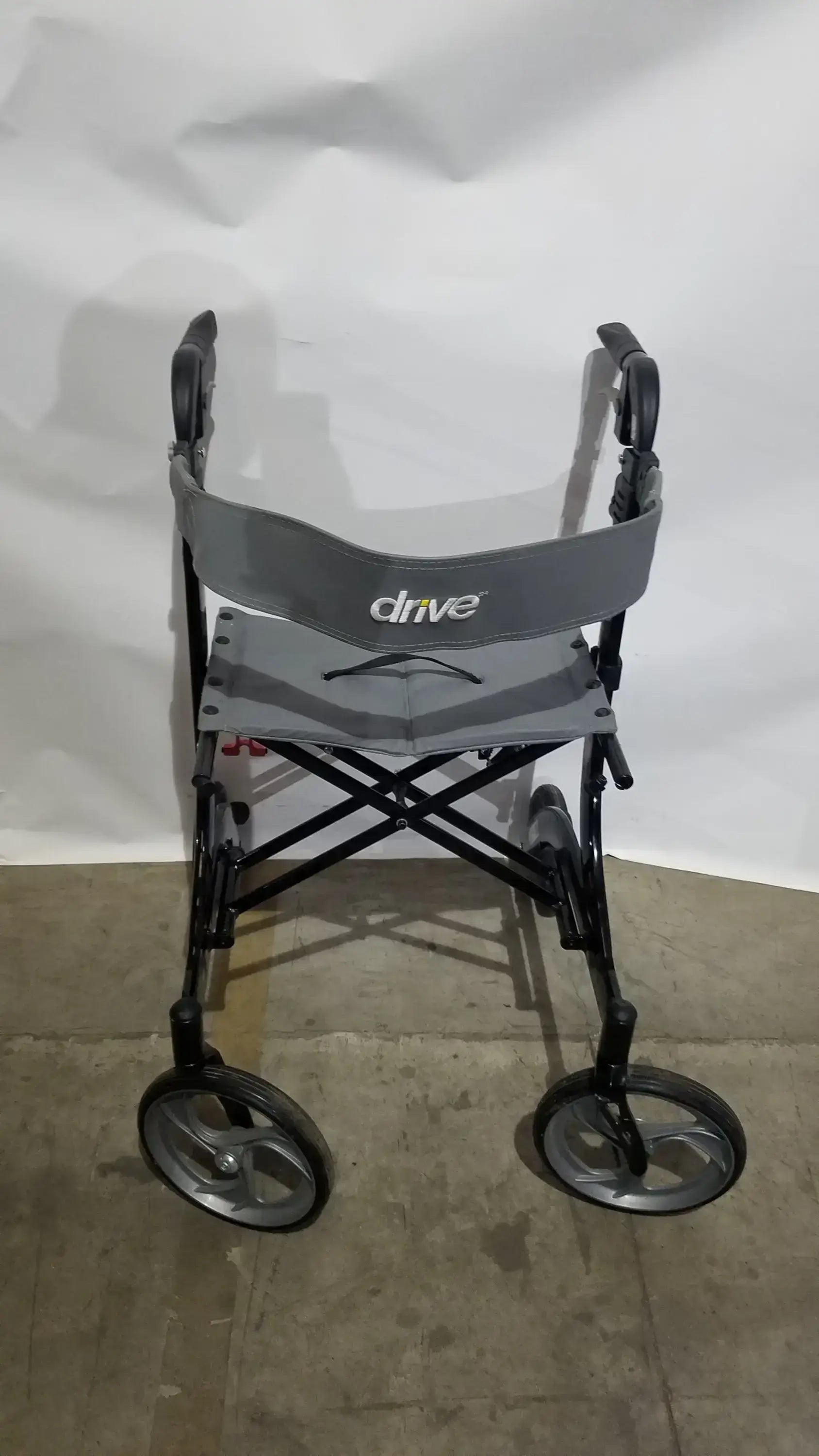 Reuse Medical Equipment Drive Medical Nitro Euro Rollator Tall Folding Walker 10266BK-T GRAY Adult Seat Walkers, second-hand product photo 2