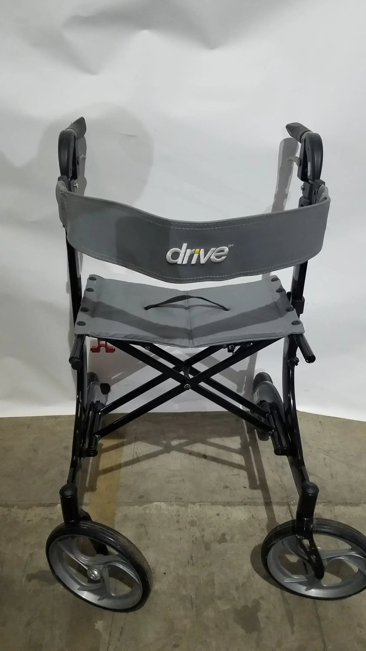 Reuse Medical Equipment Drive Medical Nitro Euro Rollator Tall Folding Walker 10266BK-T GRAY Adult Seat Walkers, second-hand product photo 3