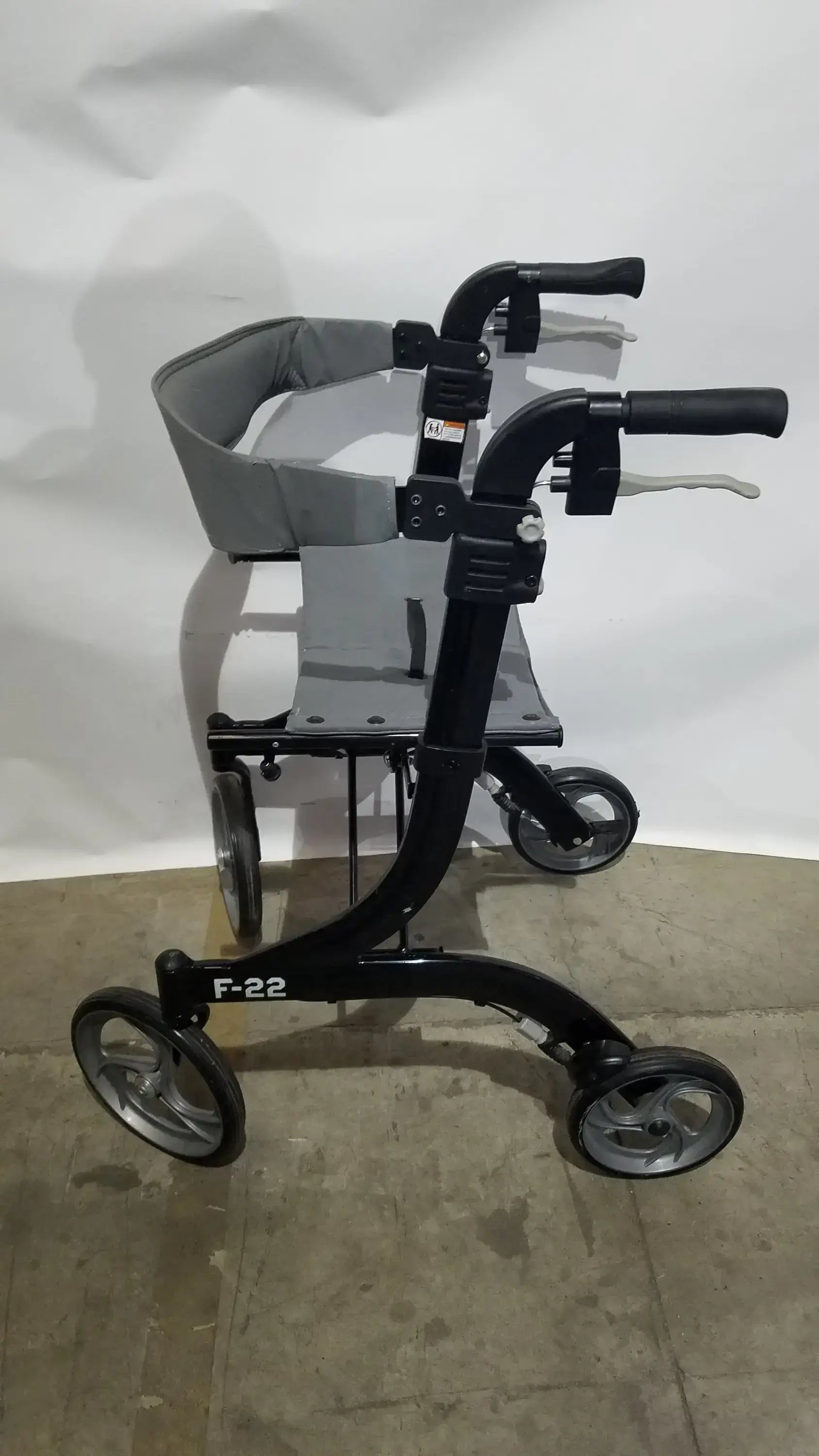 Reuse Medical Equipment Drive Medical Nitro Euro Rollator Tall Folding Walker 10266BK-T GRAY Adult Seat Walkers, second-hand product photo 6
