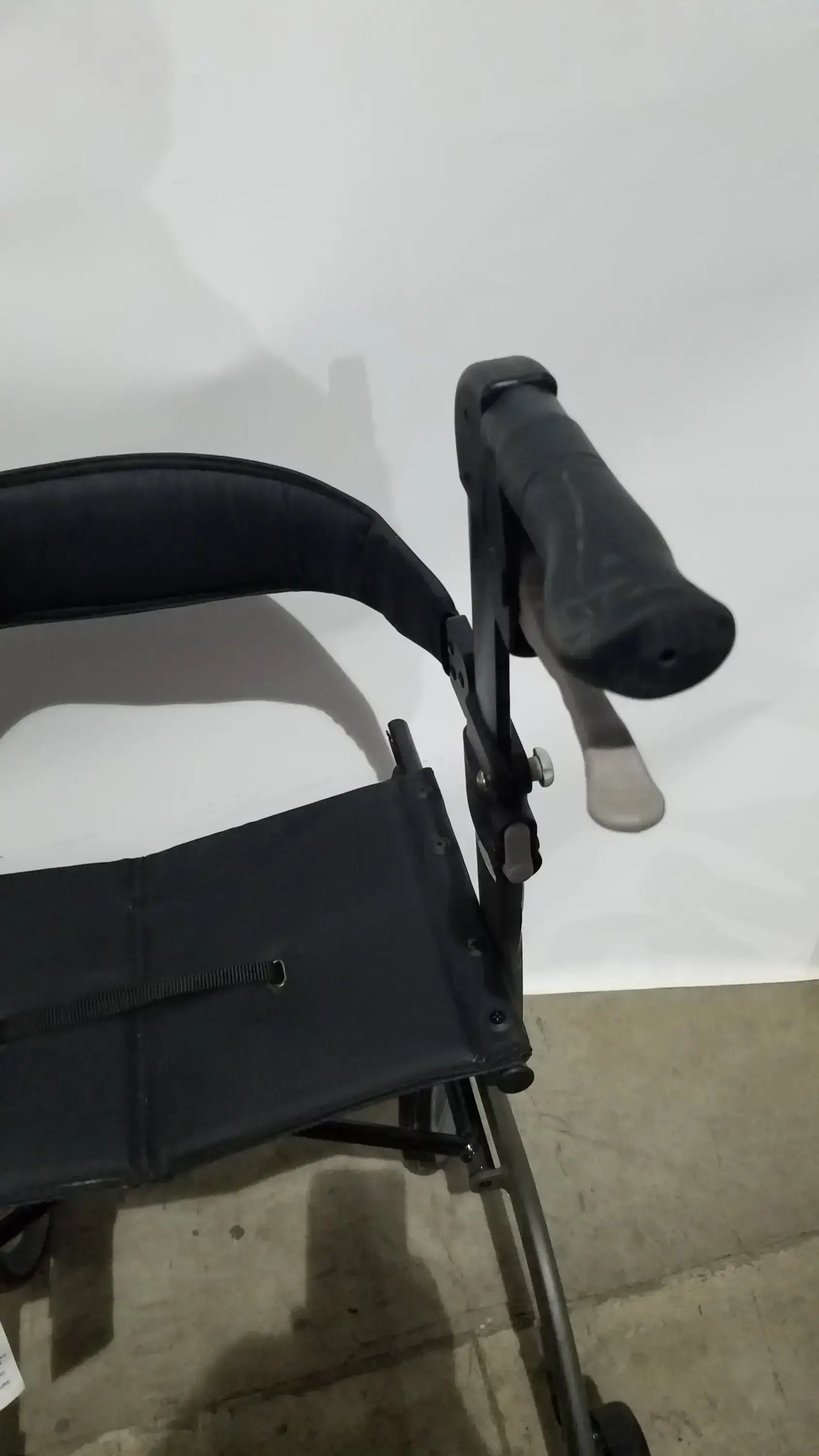 Reuse Medical Equipment Drive Medical Nitro Folding Rollator Walker - Black Frame with Padded Seat Walkers, second-hand product photo 16