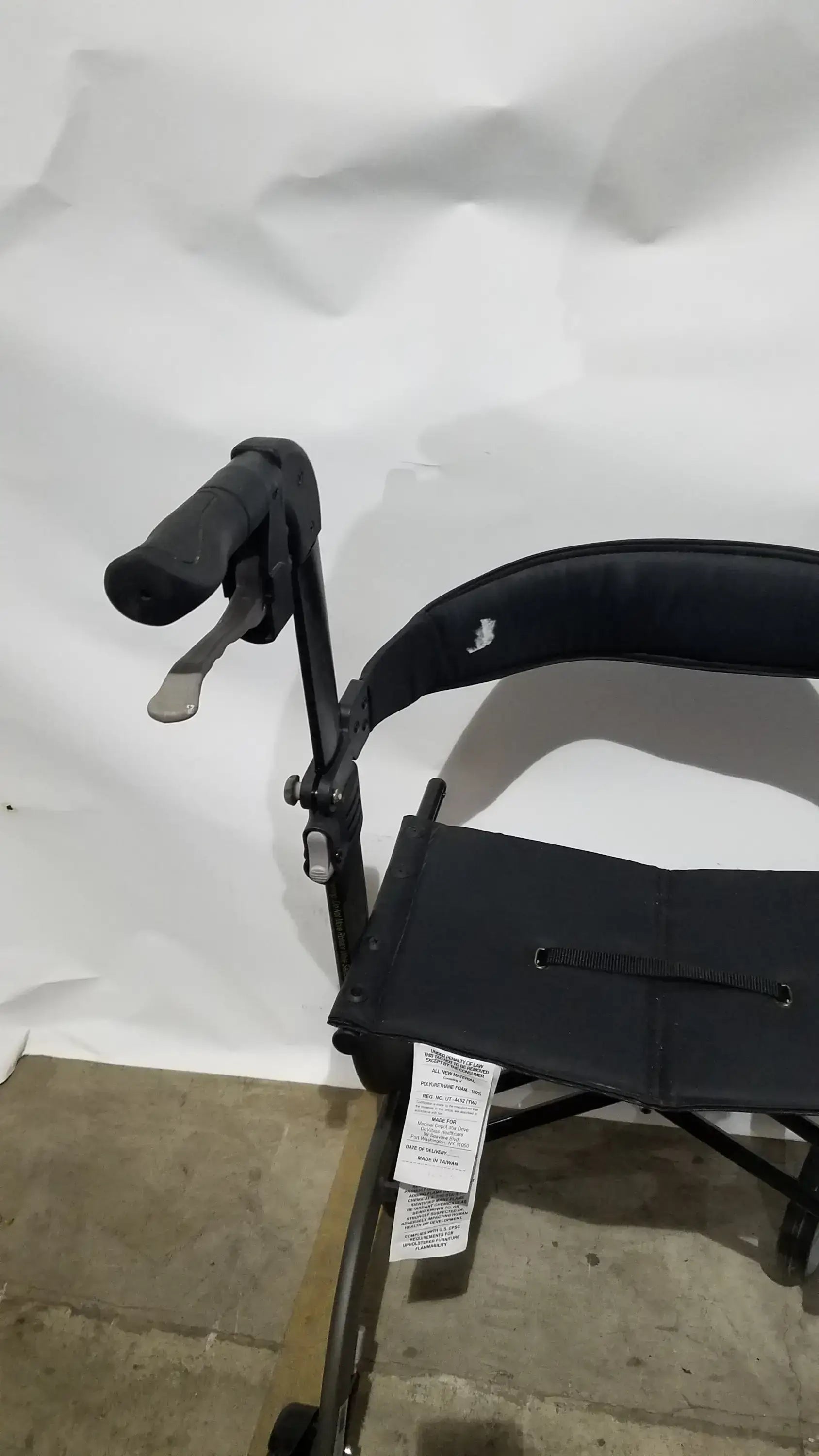 Reuse Medical Equipment Drive Medical Nitro Folding Rollator Walker - Black Frame with Padded Seat Walkers, second-hand product photo 13