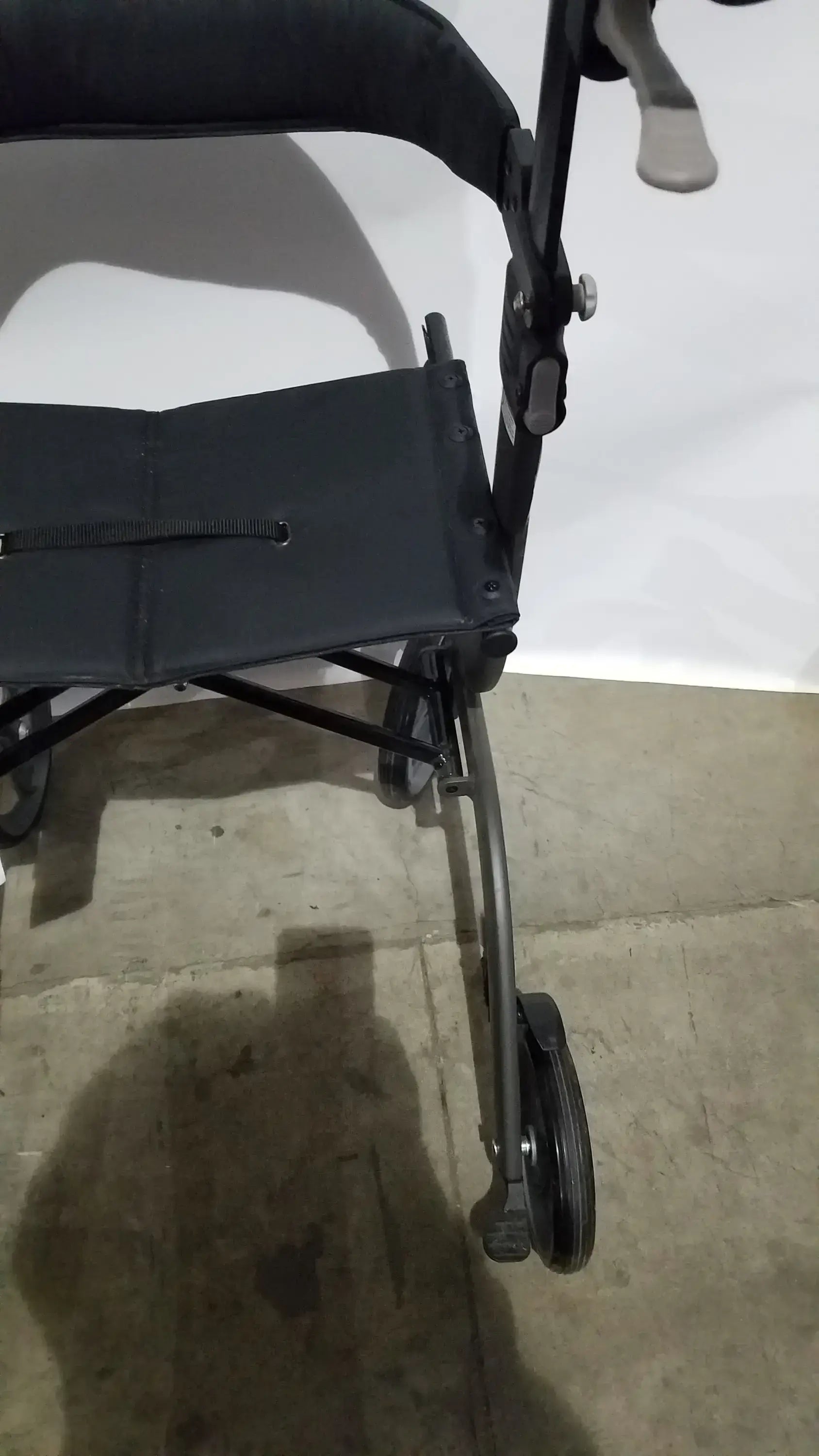 Reuse Medical Equipment Drive Medical Nitro Folding Rollator Walker - Black Frame with Padded Seat Walkers, second-hand product photo 15