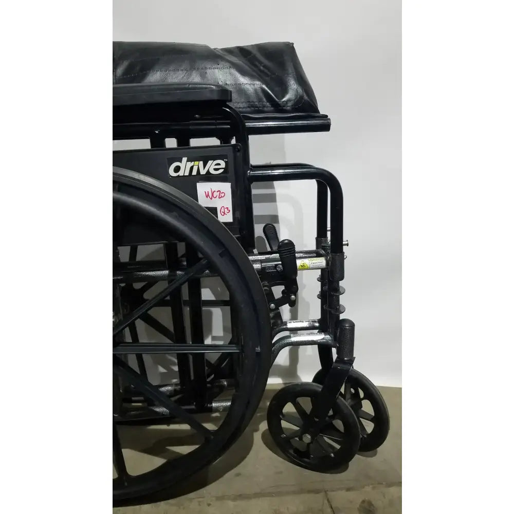 Reuse Medical Equipment Drive Medical Silver Sport 2 Folding Wheelchair Lightweight Black Cushion Seat Wheelchairs, second-hand product photo 3