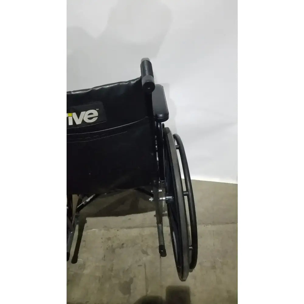 Reuse Medical Equipment Drive Medical Silver Sport 2 Folding Wheelchair Lightweight Black Cushion Seat Wheelchairs, second-hand product photo 20