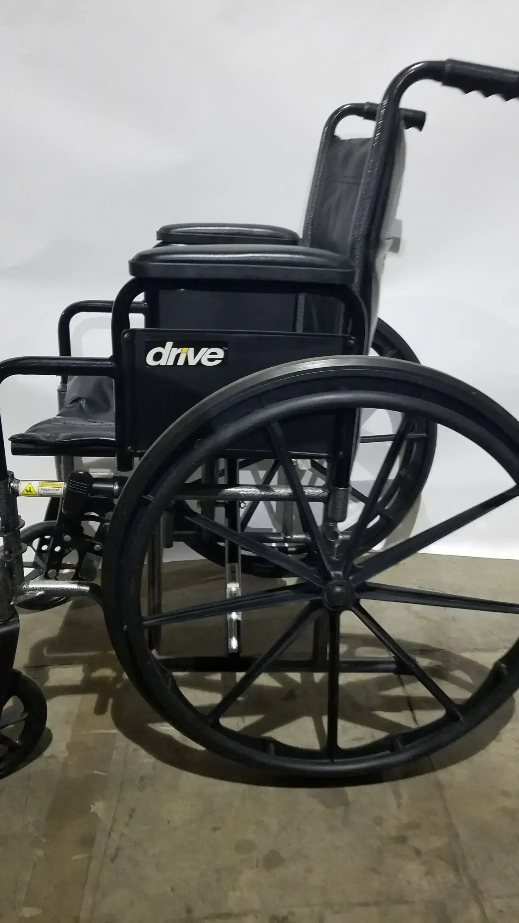 Reuse Medical Equipment Drive Medical Silver Sport 2 Folding Wheelchair Lightweight Black Cushion Seat Wheelchairs, second-hand product photo 17