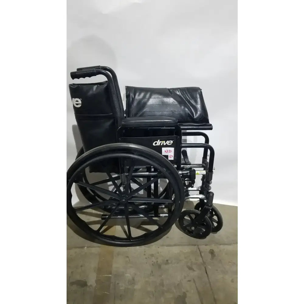 Reuse Medical Equipment Drive Medical Silver Sport 2 Folding Wheelchair Lightweight Black Cushion Seat Wheelchairs, second-hand product photo 1