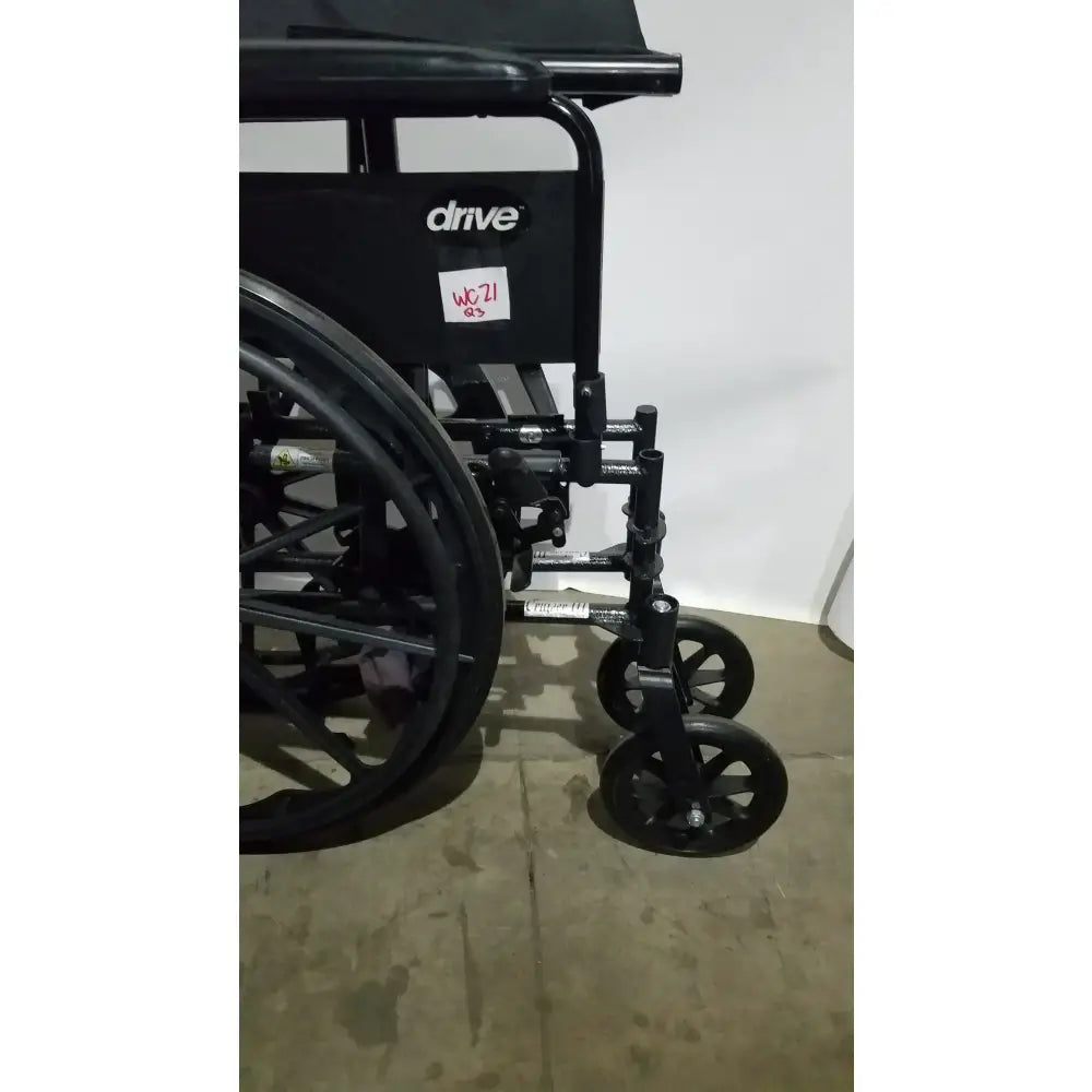 Reuse Medical Equipment Drive Medical Silver Sport 2 Folding Wheelchair Lightweight Black Seat Wheelchairs, second-hand product photo 3
