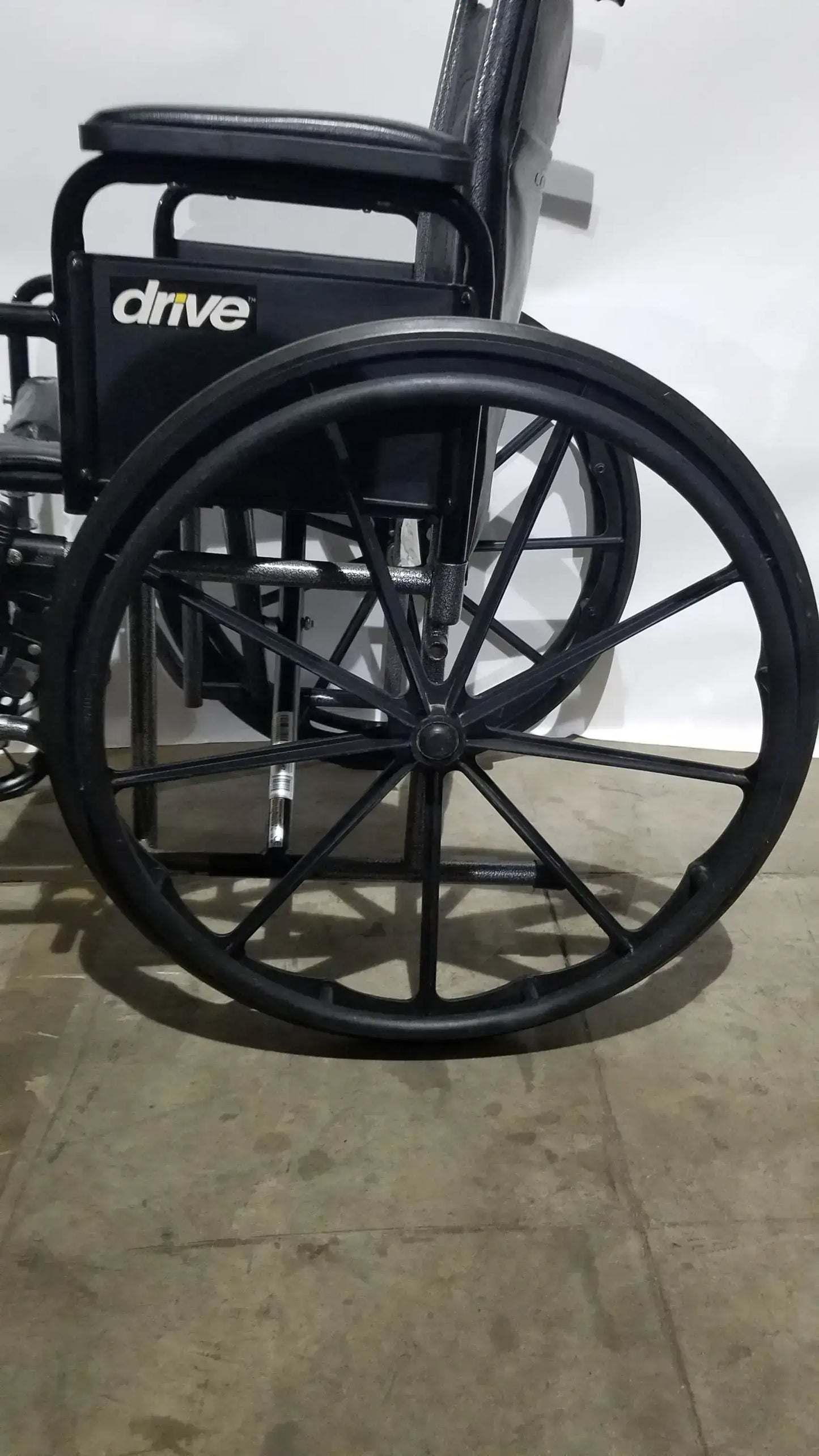 Reuse Medical Equipment Drive Medical Silver Sport 2 Folding Wheelchair Lightweight Black Cushion Seat Wheelchairs, second-hand product photo 14