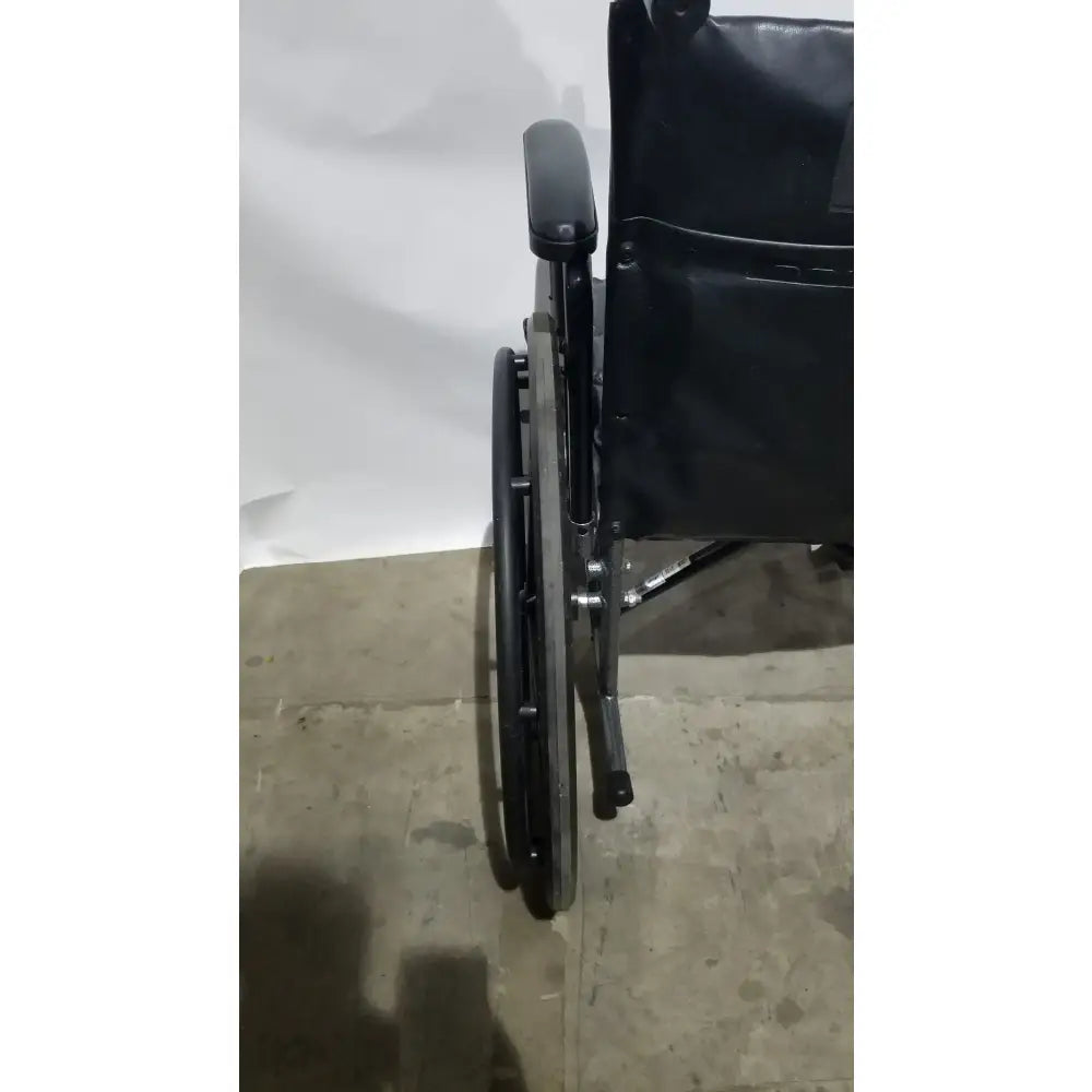 Reuse Medical Equipment Drive Medical Silver Sport 2 Folding Wheelchair Lightweight Black Cushion Seat Wheelchairs, second-hand product photo 19