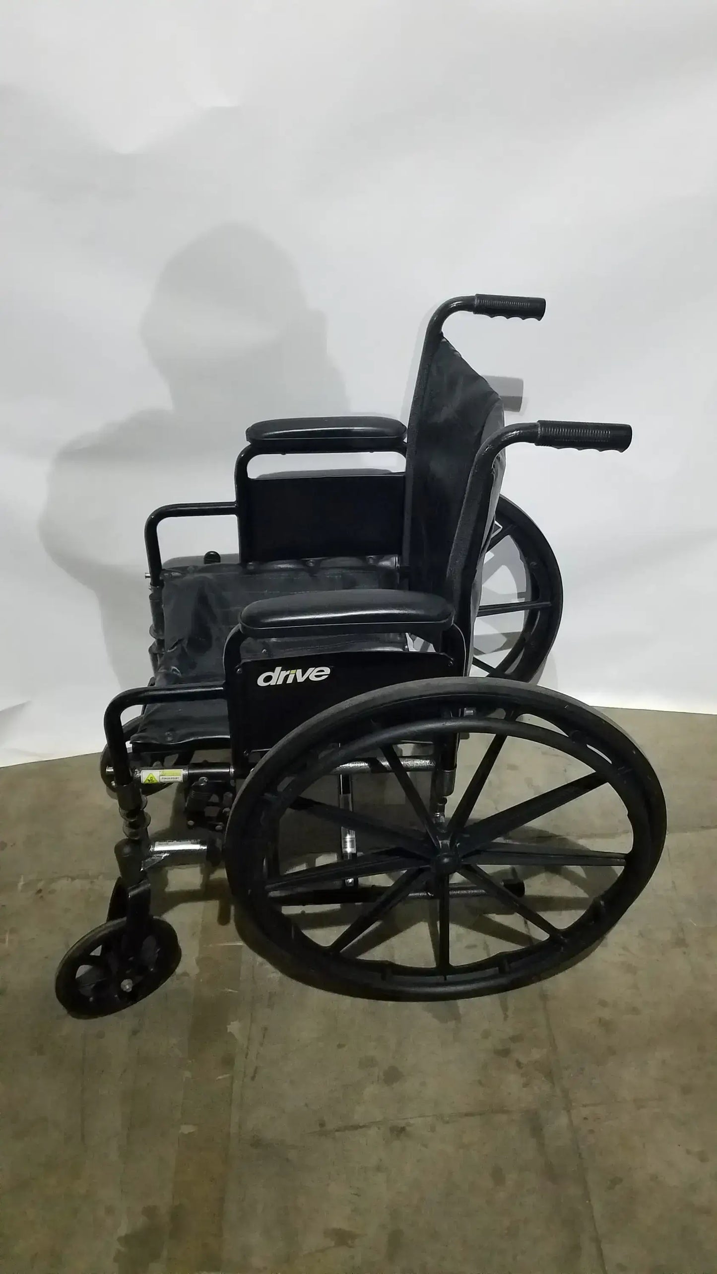 Reuse Medical Equipment Drive Medical Silver Sport 2 Folding Wheelchair Lightweight Black Cushion Seat Wheelchairs, second-hand product photo 16