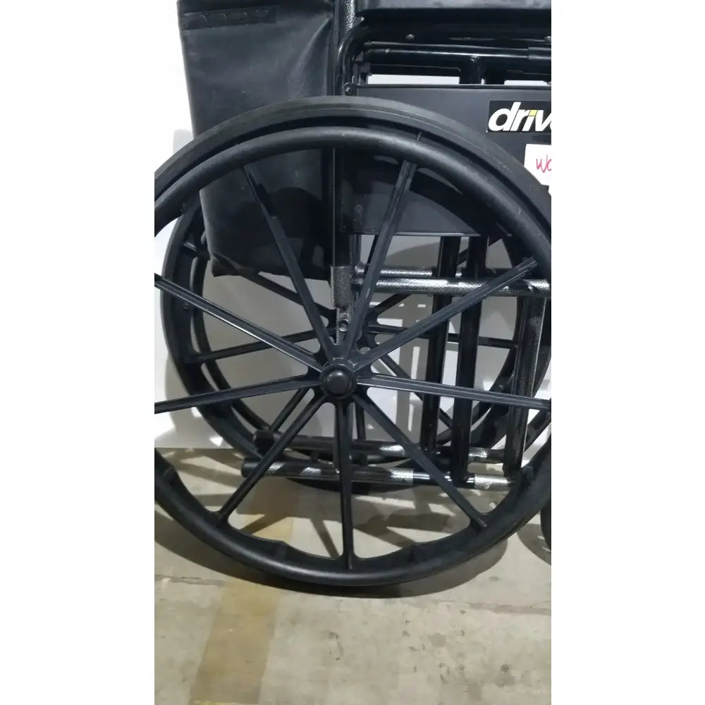 Reuse Medical Equipment Drive Medical Silver Sport 2 Folding Wheelchair Lightweight Black Cushion Seat Wheelchairs, second-hand product photo 4