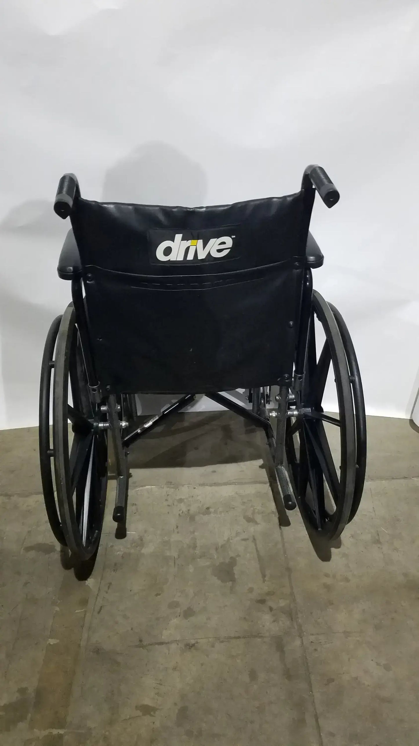 Reuse Medical Equipment Drive Medical Silver Sport 2 Folding Wheelchair Lightweight Black Cushion Seat Wheelchairs, second-hand product photo 18