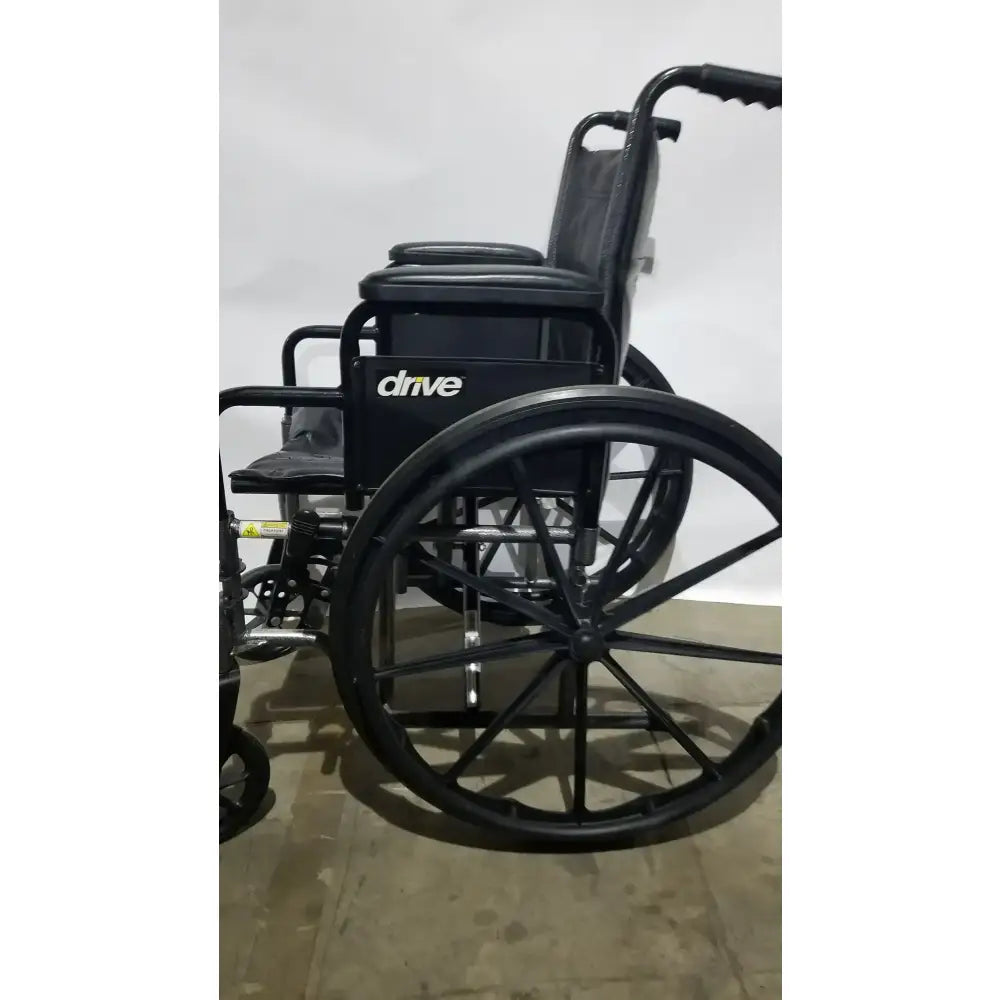 Reuse Medical Equipment Drive Medical Silver Sport 2 Folding Wheelchair Lightweight Black Cushion Seat Wheelchairs, second-hand product photo 17