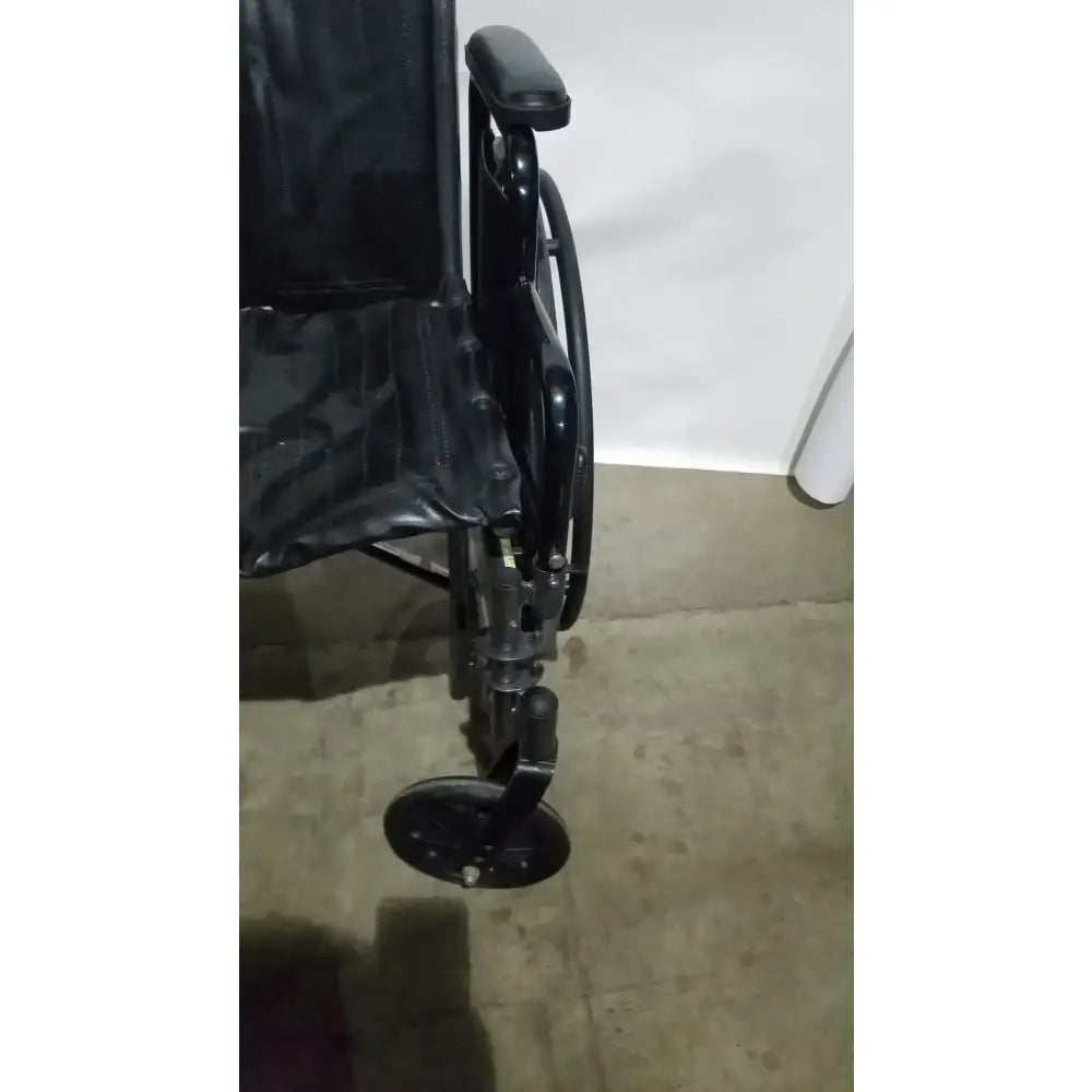Reuse Medical Equipment Drive Medical Silver Sport 2 Folding Wheelchair Lightweight Black Cushion Seat Wheelchairs, second-hand product photo 11