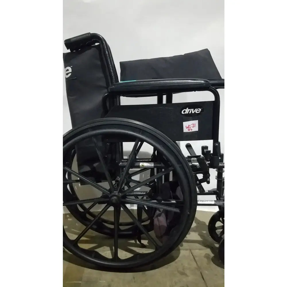 Reuse Medical Equipment Drive Medical Silver Sport 2 Folding Wheelchair Lightweight Black Seat Wheelchairs, second-hand product photo 17