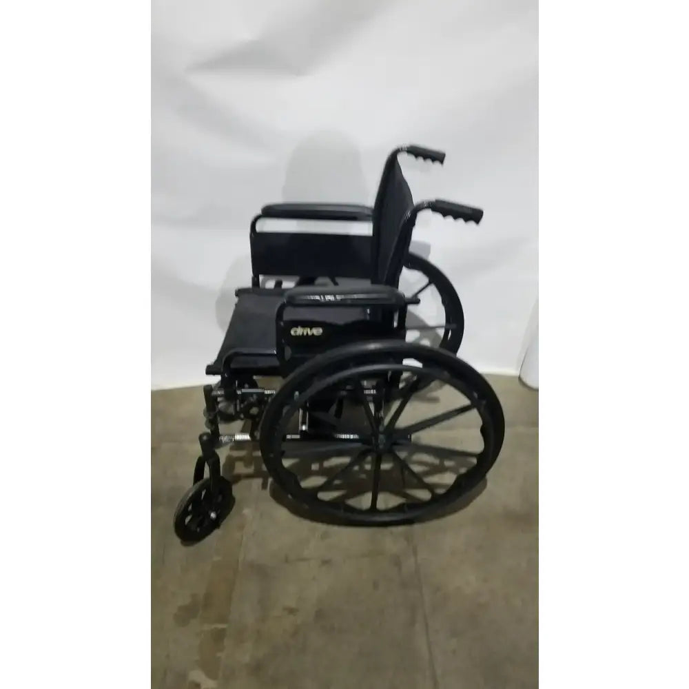 Reuse Medical Equipment Drive Medical Silver Sport 2 Folding Wheelchair Lightweight Black Seat Wheelchairs, second-hand product photo 12