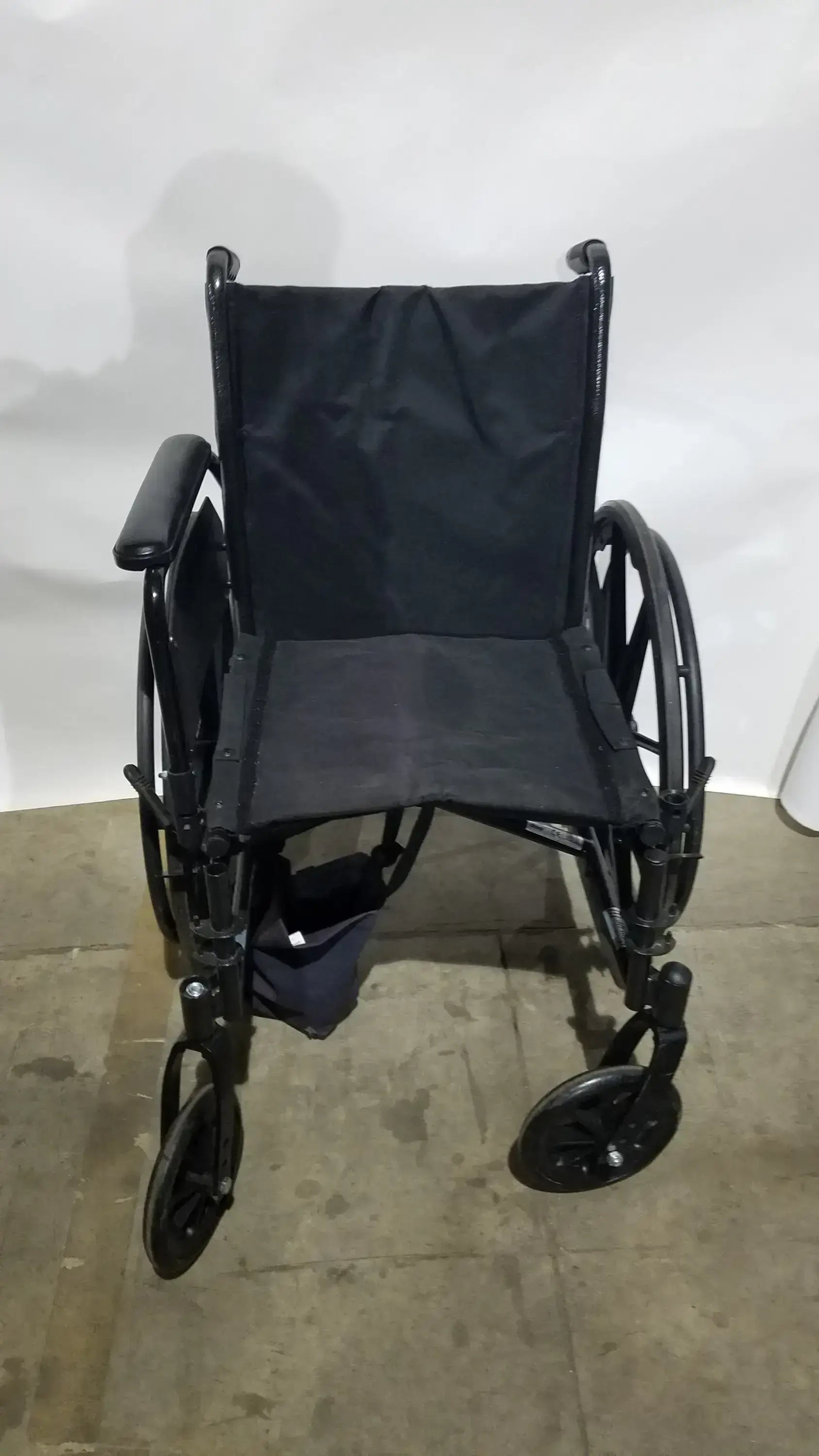 Reuse Medical Equipment Drive Medical Silver Sport 2 Folding Wheelchair Lightweight Black Seat Wheelchairs, second-hand product photo 5