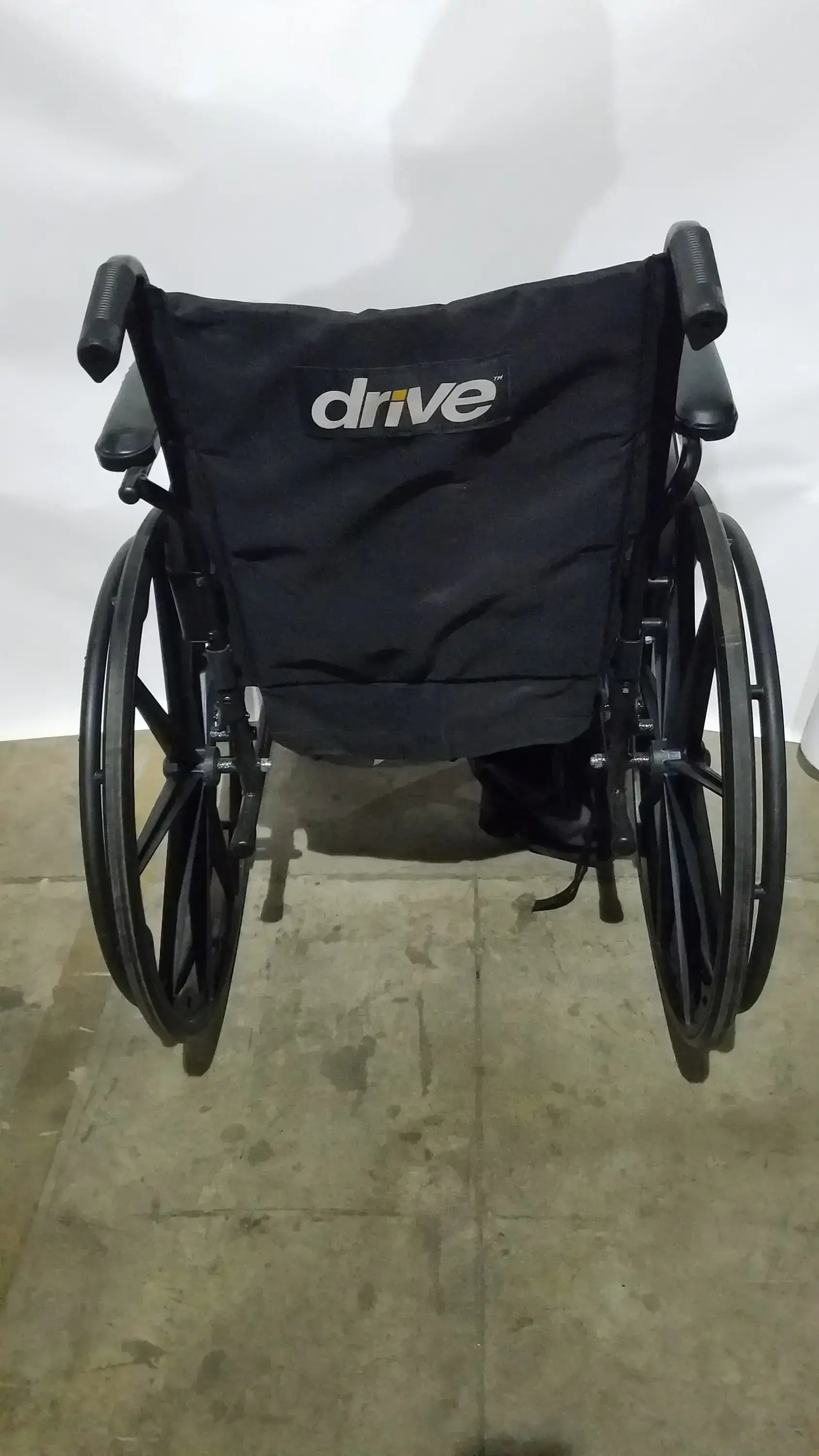 Reuse Medical Equipment Drive Medical Silver Sport 2 Folding Wheelchair Lightweight Black Seat Wheelchairs, second-hand product photo 14