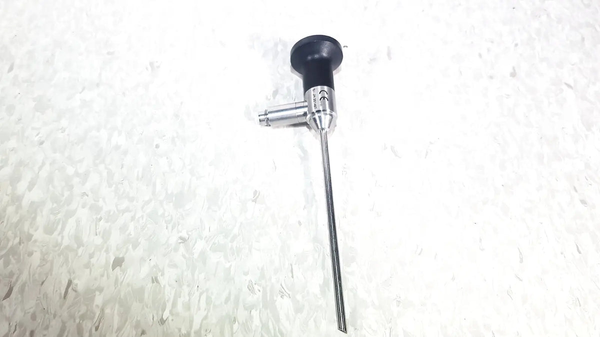 Black-handled dyonics 30 degree jh 251467 surgical endoscope with metallic shaft and articulated joint for reuse medical use