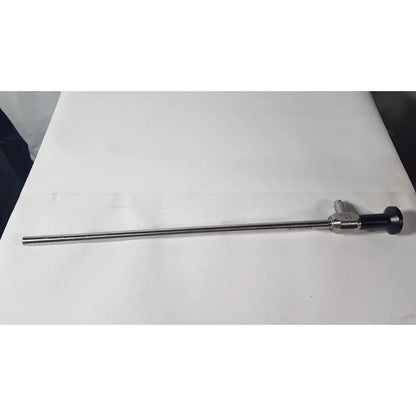 Silver surgical endoscope with black handle and metallic joints from dyonics autoclave ref 7207944 0° laparoscope