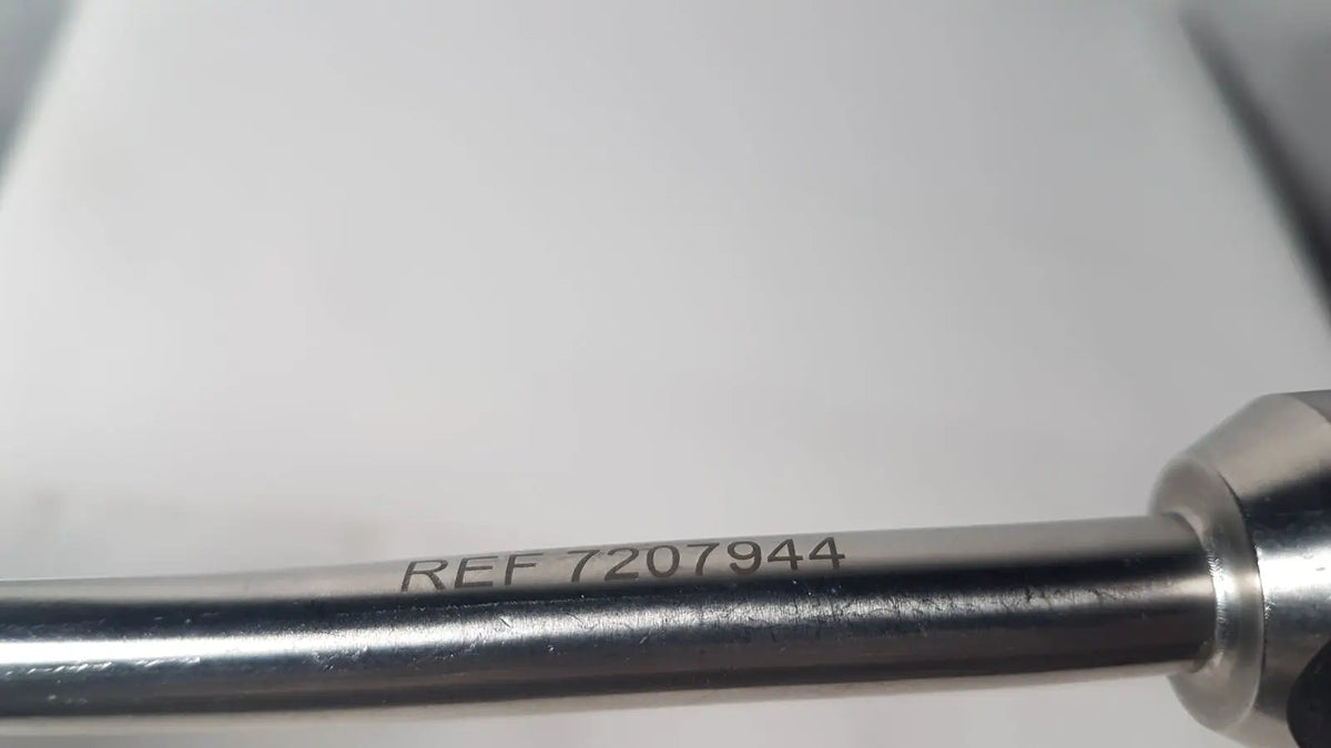 Silver metallic tool handle of dyonics autoclave ref 7207944 0 degree laparoscope for reuse medical applications