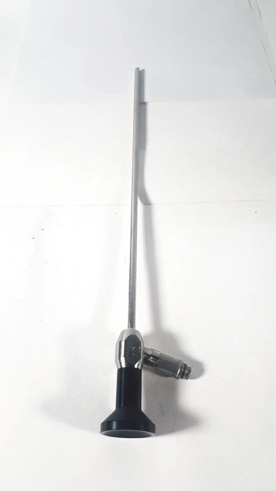 Silver surgical endoscope with black handle and metallic joints dyonics autoclave ref 7207952 30 degree laparoscope