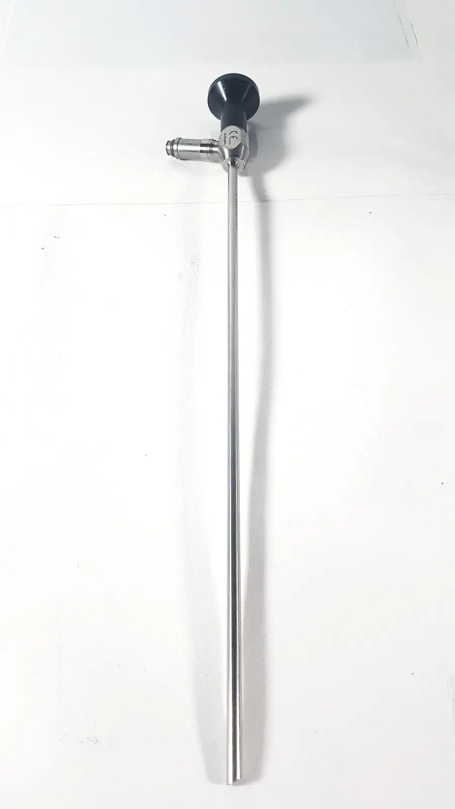 Stainless steel dyonics autoclave ref 7207952 30° laparoscope with black ergonomic handle and metallic joints for reuse medical use