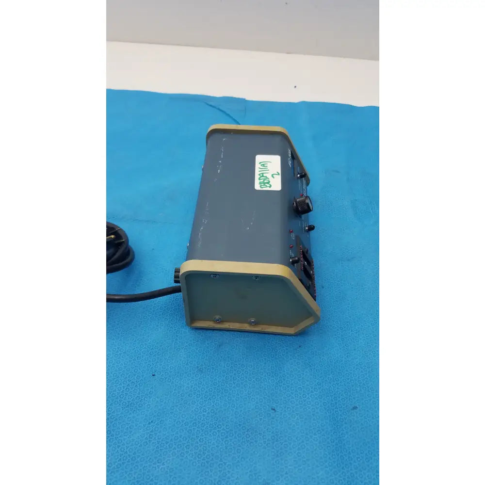 E-C Apparatus EC-105 Electrophoresis Power Supply Electrophoresis Power Supply, second-hand product photo 6