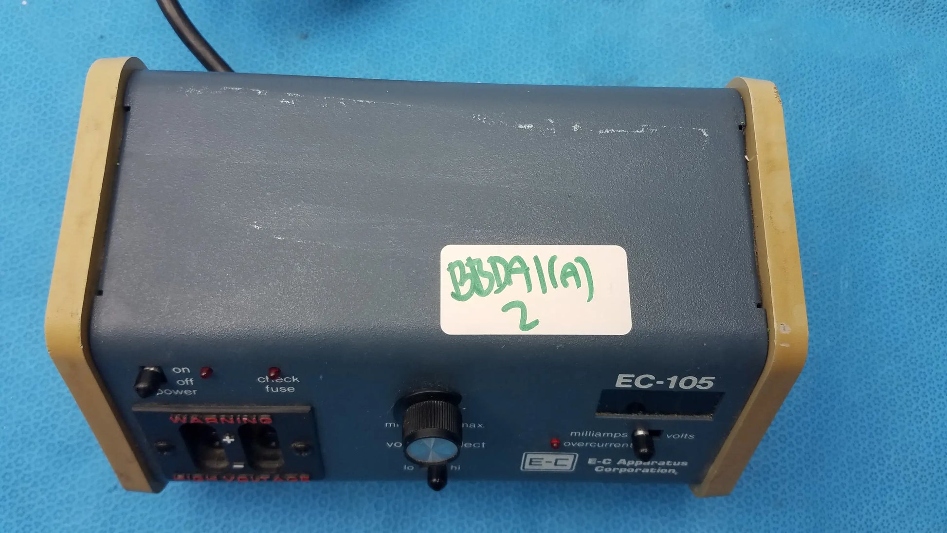 E-C Apparatus EC-105 Electrophoresis Power Supply Electrophoresis Power Supply, second-hand product photo 4