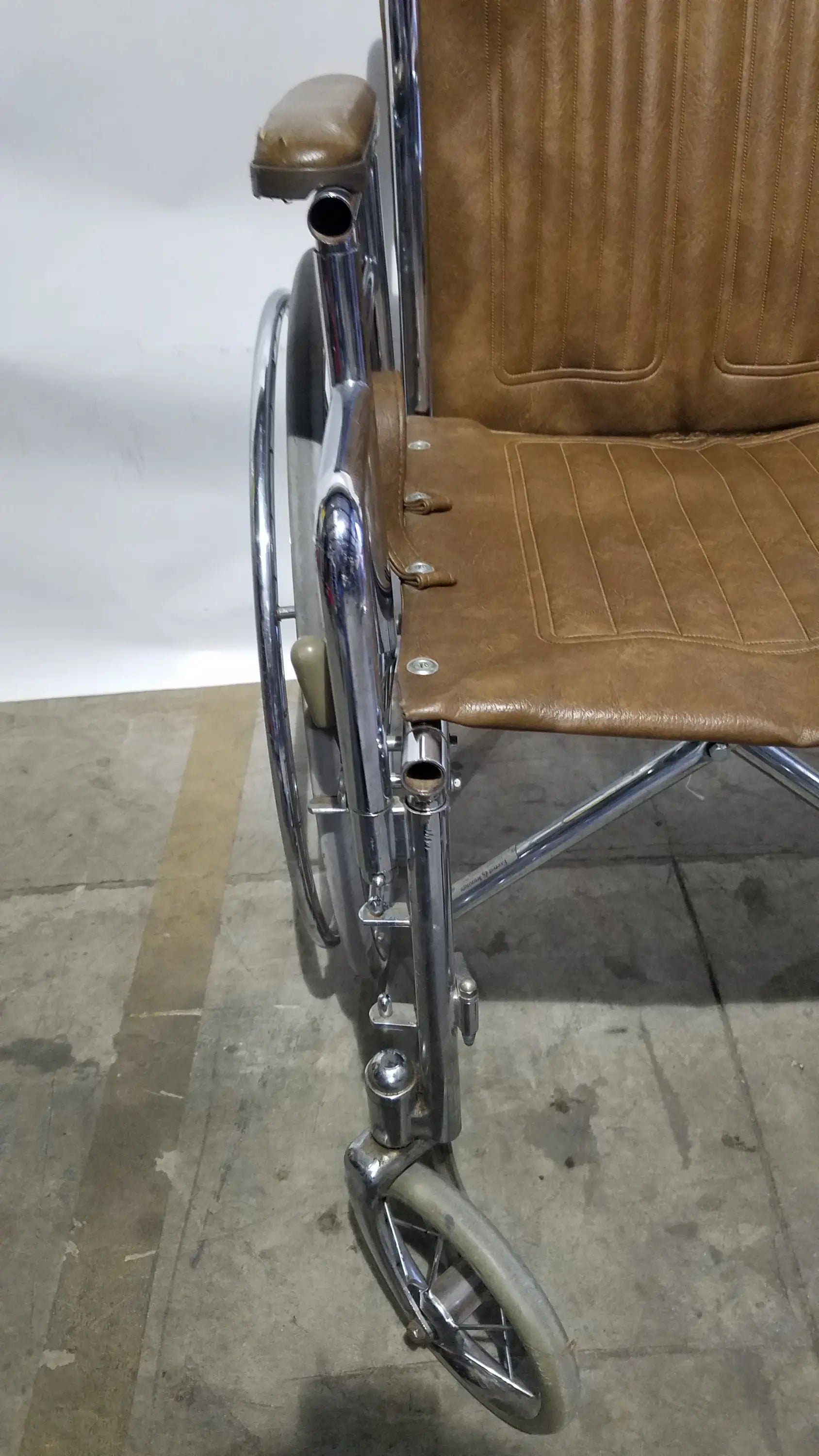 Reuse Medical Equipment Easter Seals Folding Manual Wheelchair Wheelchairs, second-hand product photo 17