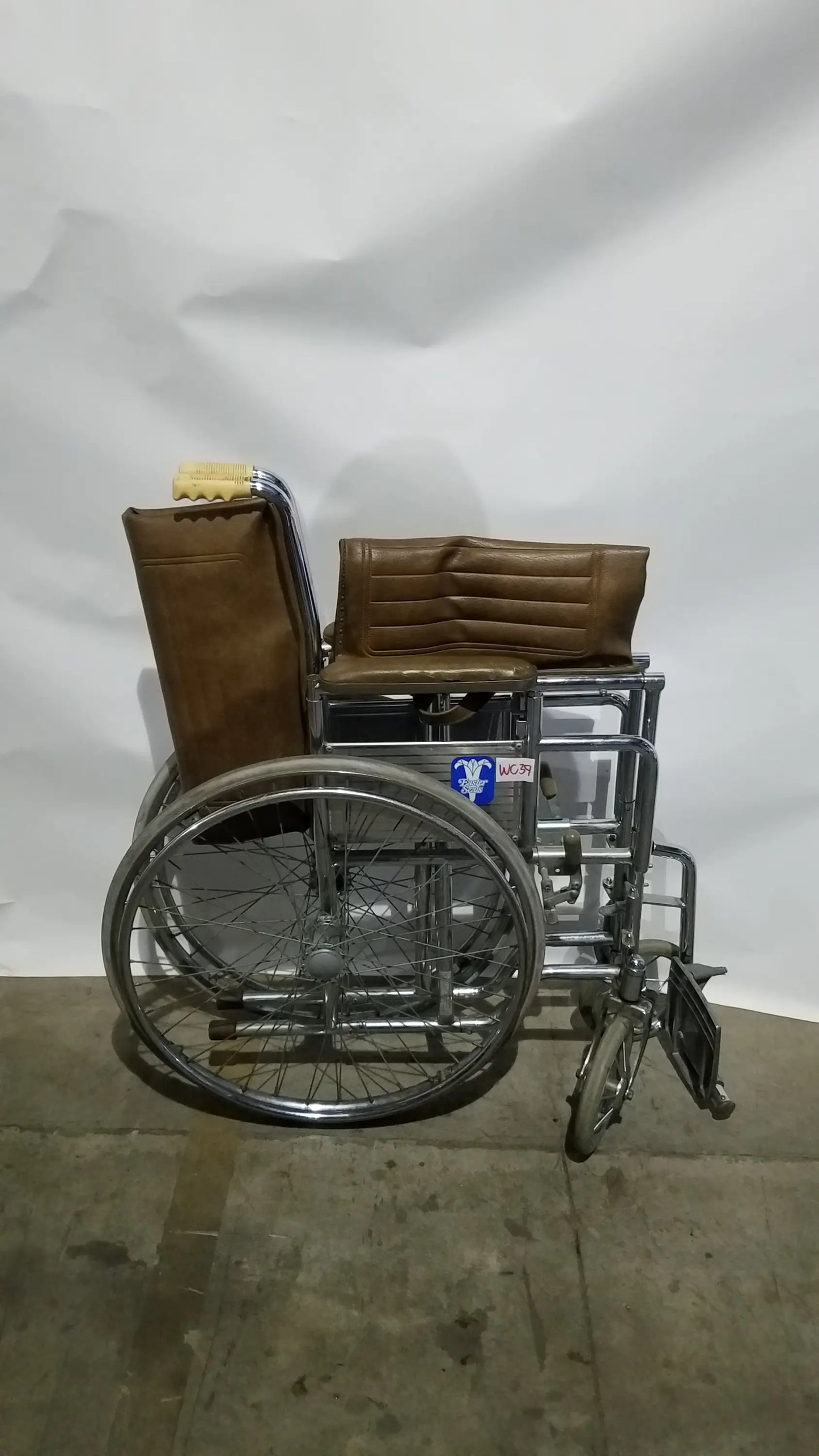 Reuse Medical Equipment Easter Seals Folding Manual Wheelchair Wheelchairs, second-hand product photo 22