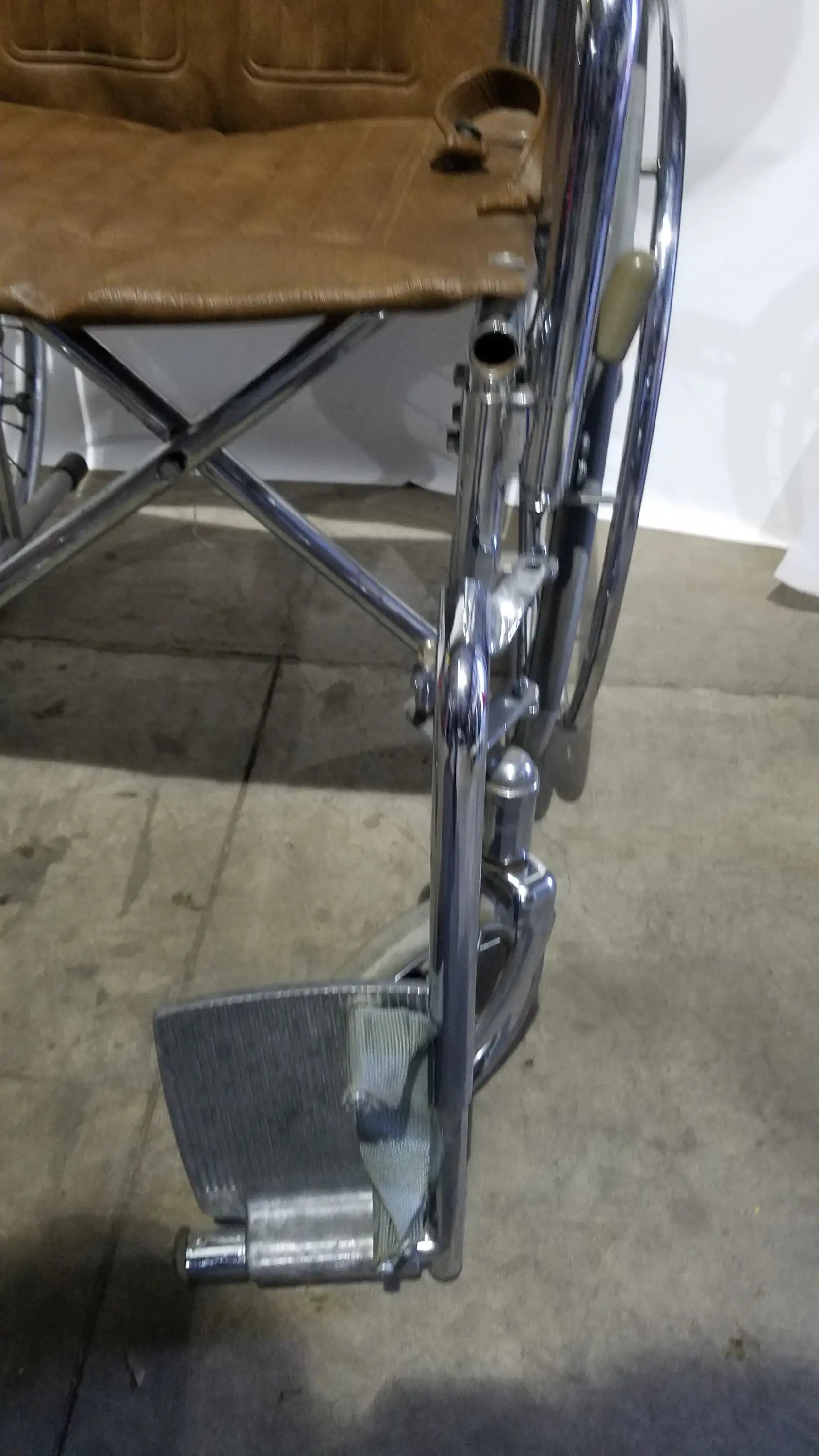 Reuse Medical Equipment Easter Seals Folding Manual Wheelchair Wheelchairs, second-hand product photo 16