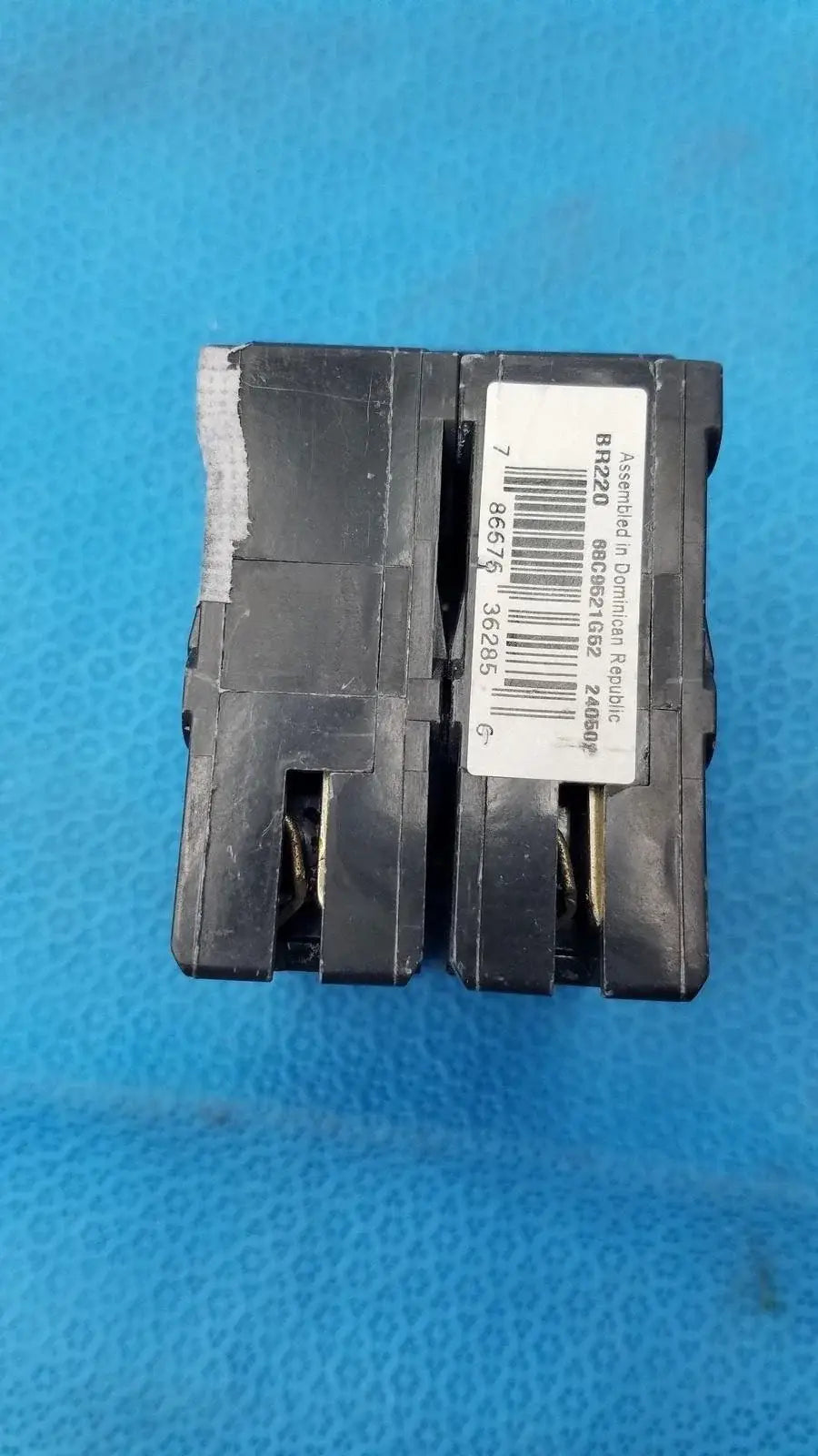 Reuse Medical Eaton BR220 2-Pole Type BR 20 Amp Circuit Breaker Circuit Breakers, as-is (for parts) product photo 11