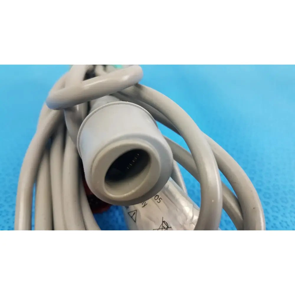 Gray edwards lifesciences truwave px1800 reusable pressure monitoring cable with rounded connector and safety symbols