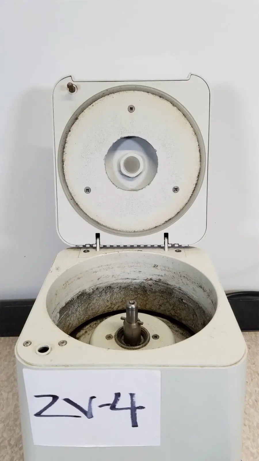 Reuse Medical Eppendorf 5415C Centrifuge Centrifuges, second-hand product photo 1