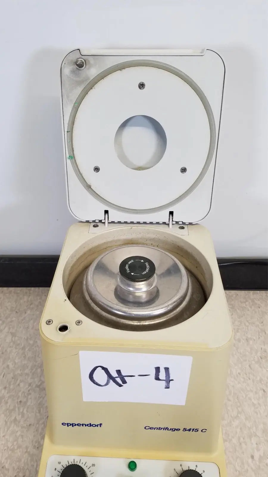 Reuse Medical Eppendorf 5415C Micro Centrifuge Centrifuges, second-hand product photo 1