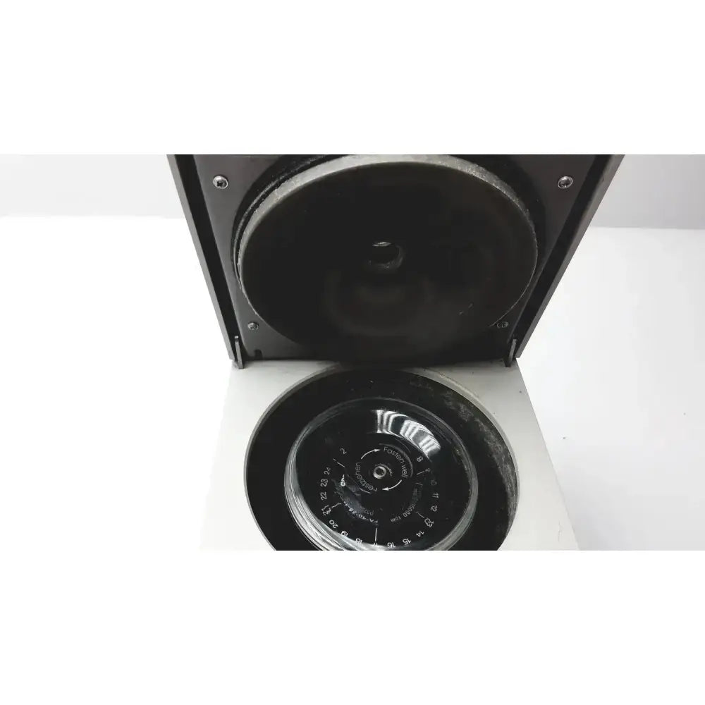 Eppendorf 5424 Cetrifuge - For Parts Centrifuge, as-is (for parts) product photo 2