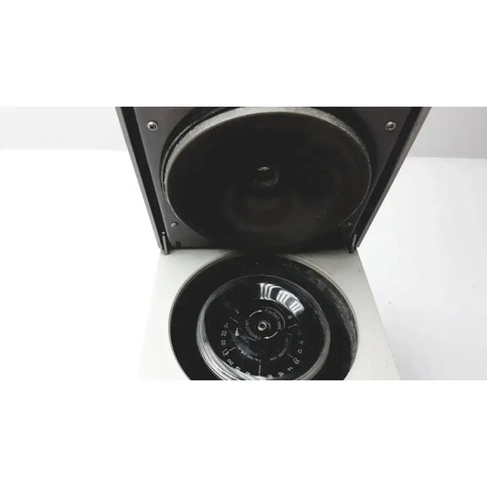 Eppendorf 5424 Cetrifuge - For Parts Centrifuge, as-is (for parts) product photo 2
